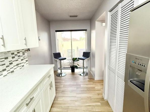 6169 NW 170th Ter, Hialeah FL 33015