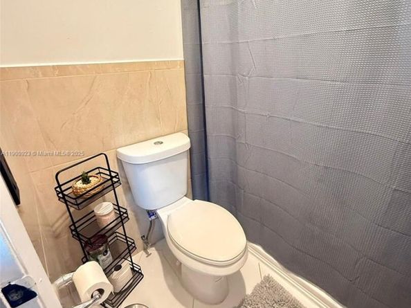 6169 NW 170th Ter, Hialeah FL 33015