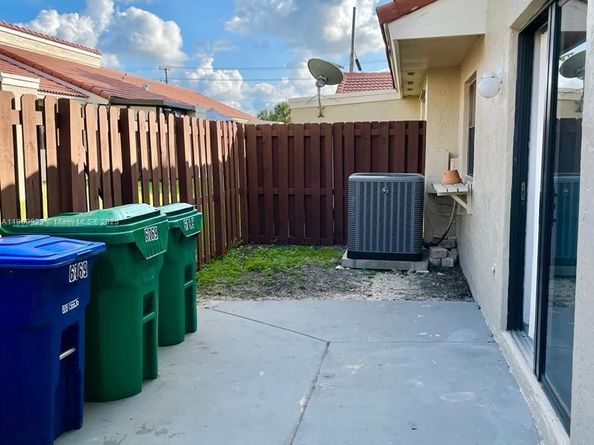 6169 NW 170th Ter, Hialeah FL 33015