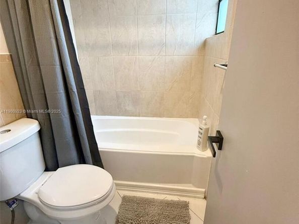 6169 NW 170th Ter, Hialeah FL 33015