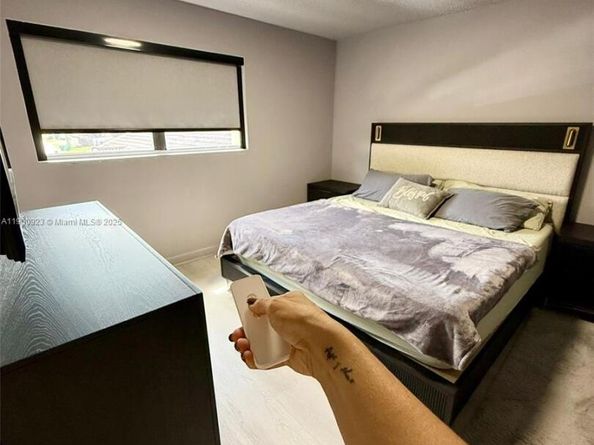 6169 NW 170th Ter, Hialeah FL 33015