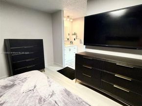 6169 NW 170th Ter, Hialeah FL 33015