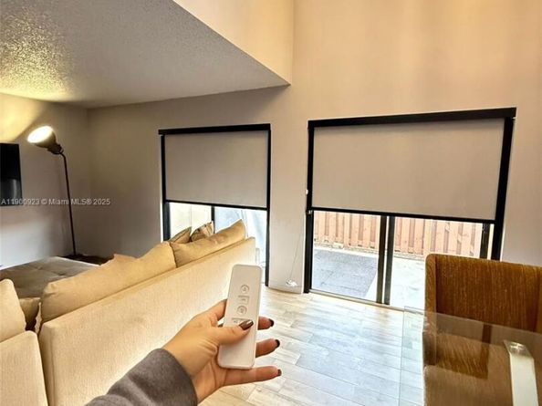 6169 NW 170th Ter, Hialeah FL 33015