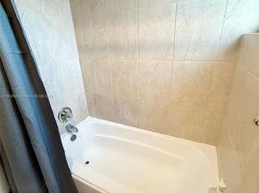 6169 NW 170th Ter, Hialeah FL 33015