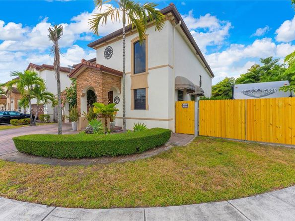 655 SE 37th Ter, Homestead FL 33033