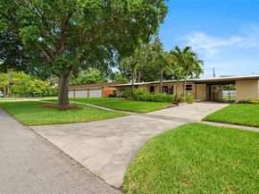 138 W 52nd St, Hialeah FL 33012