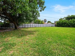 138 W 52nd St, Hialeah FL 33012