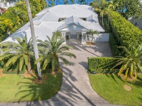 84 La Gorce Cir, Miami Beach FL 33141