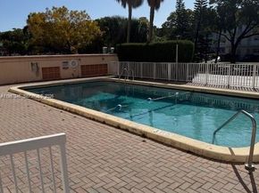 2200 E Hallandale Beach Blvd 109, Hallandale Beach FL 33009