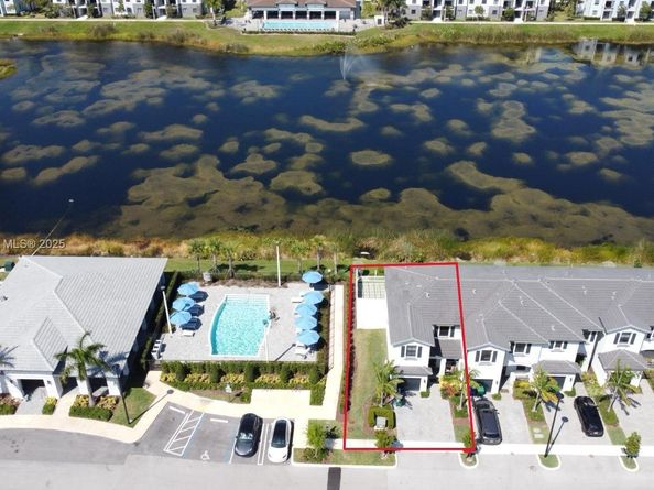 493 NW 204th St, Miami Gardens FL 33169