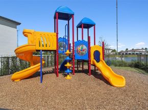 493 NW 204th St, Miami Gardens FL 33169