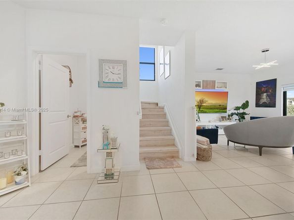 493 NW 204th St, Miami Gardens FL 33169