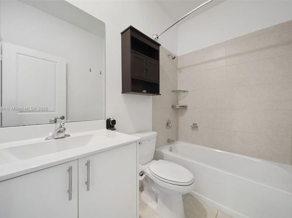 493 NW 204th St, Miami Gardens FL 33169