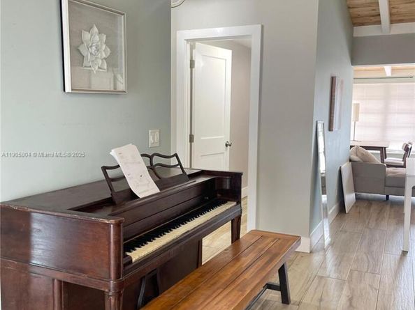 2443 tortugas lane, Lauderdale Lakes FL 33312