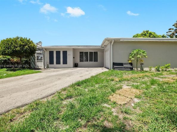 3813 S Lake Ter, Miramar FL 33023