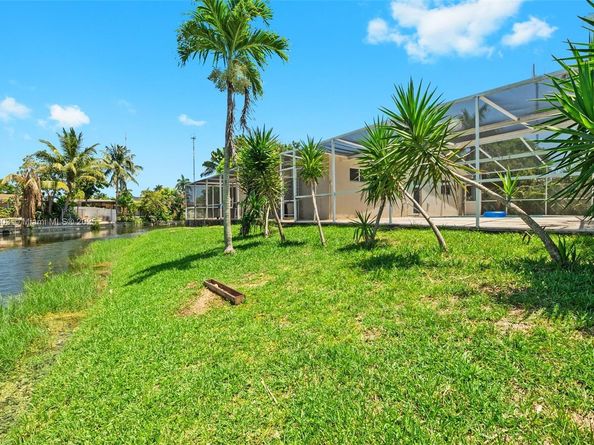 3813 S Lake Ter, Miramar FL 33023