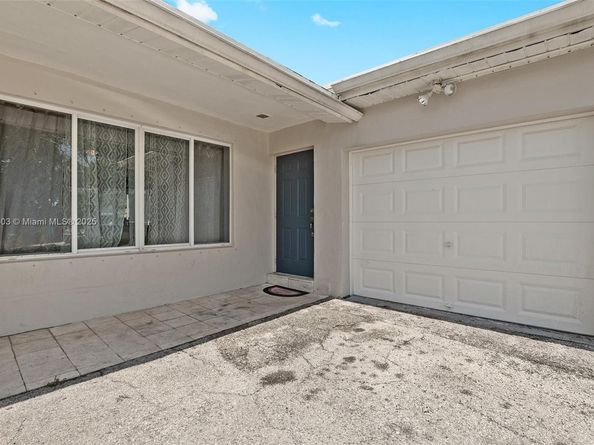3813 S Lake Ter, Miramar FL 33023