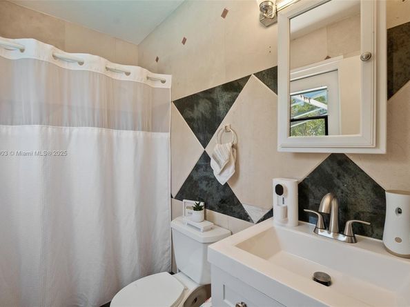 3813 S Lake Ter, Miramar FL 33023