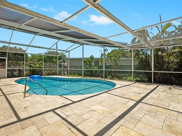 3813 S Lake Ter, Miramar FL 33023