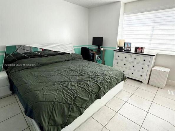 6489 SW 129th Ave, Miami FL 33183