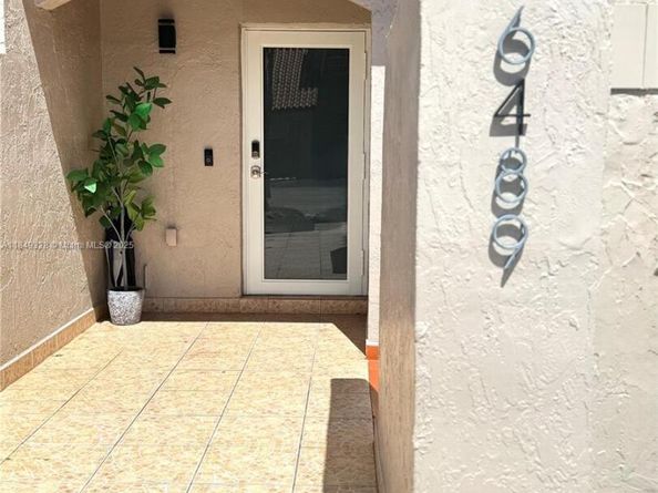 6489 SW 129th Ave, Miami FL 33183
