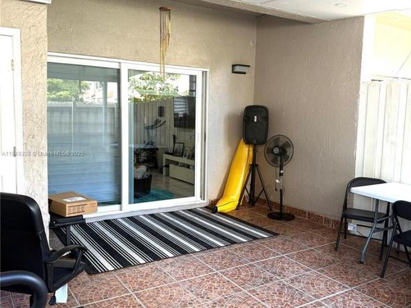 6489 SW 129th Ave, Miami FL 33183