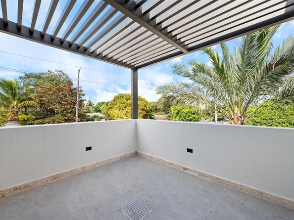 4235 NW 1st Ave, Miami FL 33127