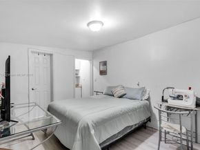 8241 NW 182nd St, Hialeah FL 33015