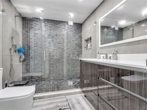 8241 NW 182nd St, Hialeah FL 33015