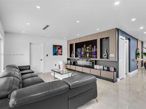 8241 NW 182nd St, Hialeah FL 33015
