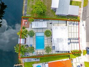 8241 NW 182nd St, Hialeah FL 33015