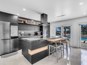 8241 NW 182nd St, Hialeah FL 33015