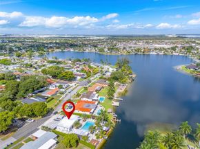 8241 NW 182nd St, Hialeah FL 33015
