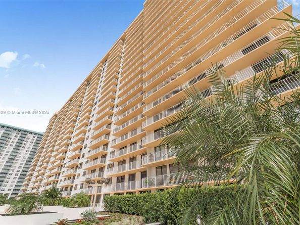 290 174th St 1415, Sunny Isles Beach FL 33160