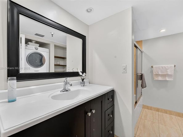 290 174th St 1415, Sunny Isles Beach FL 33160