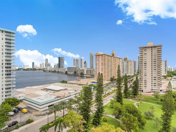 290 174th St 1415, Sunny Isles Beach FL 33160