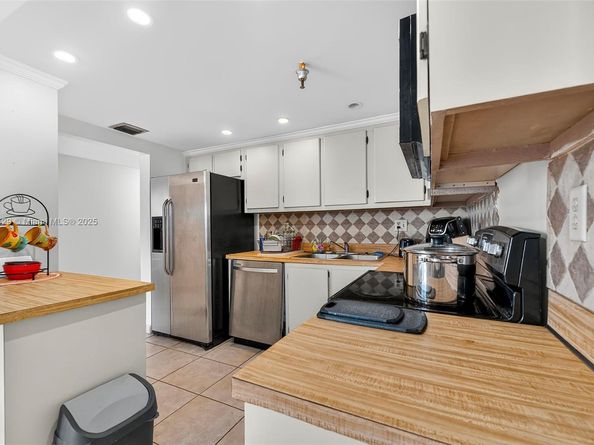 290 174th St 1415, Sunny Isles Beach FL 33160