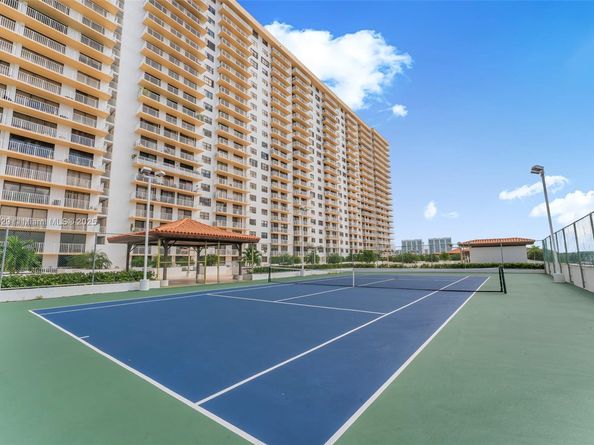 290 174th St 1415, Sunny Isles Beach FL 33160