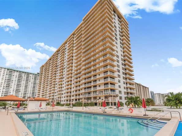 290 174th St 1415, Sunny Isles Beach FL 33160