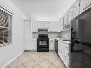 2861 Somerset Dr 104, Lauderdale Lakes FL 33311