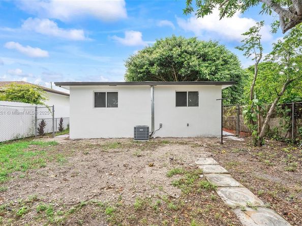 8521 NW 15th Ave, Miami FL 33147