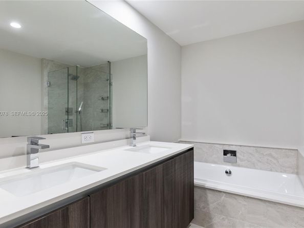 488 NE 18th St 5012, Miami FL 33132