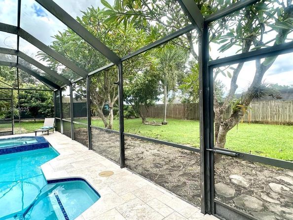 1771 NW 17th St, Homestead FL 33030