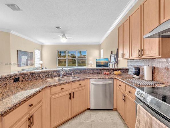 19222 Crystal St, Weston FL 33332