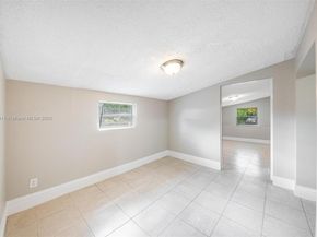 5736 Simms St, Hollywood FL 33021