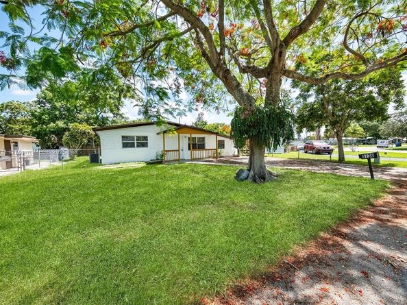 5736 Simms St, Hollywood FL 33021