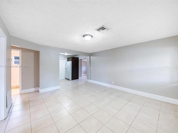 5736 Simms St, Hollywood FL 33021
