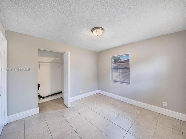 5736 Simms St, Hollywood FL 33021