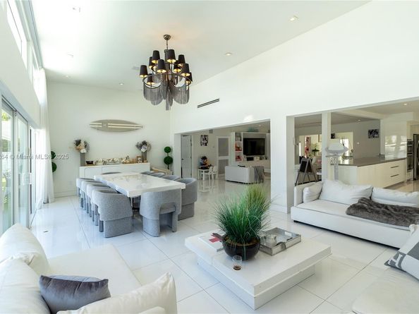 1215 N Biscayne Point Rd, Miami Beach FL 33141