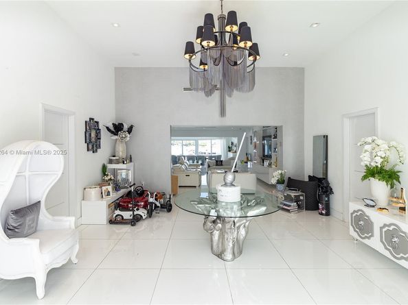 1215 N Biscayne Point Rd, Miami Beach FL 33141